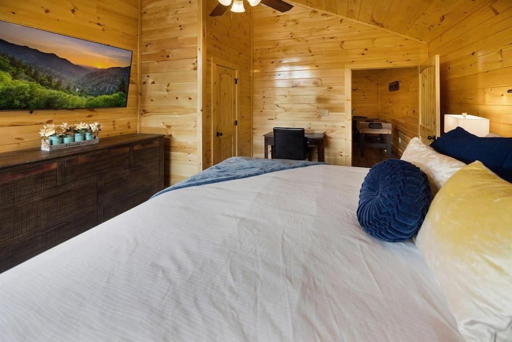 Villa New! Indoor Pool/Ps 5/Hot Tub/Parkway Pigeon Forge Exterior foto