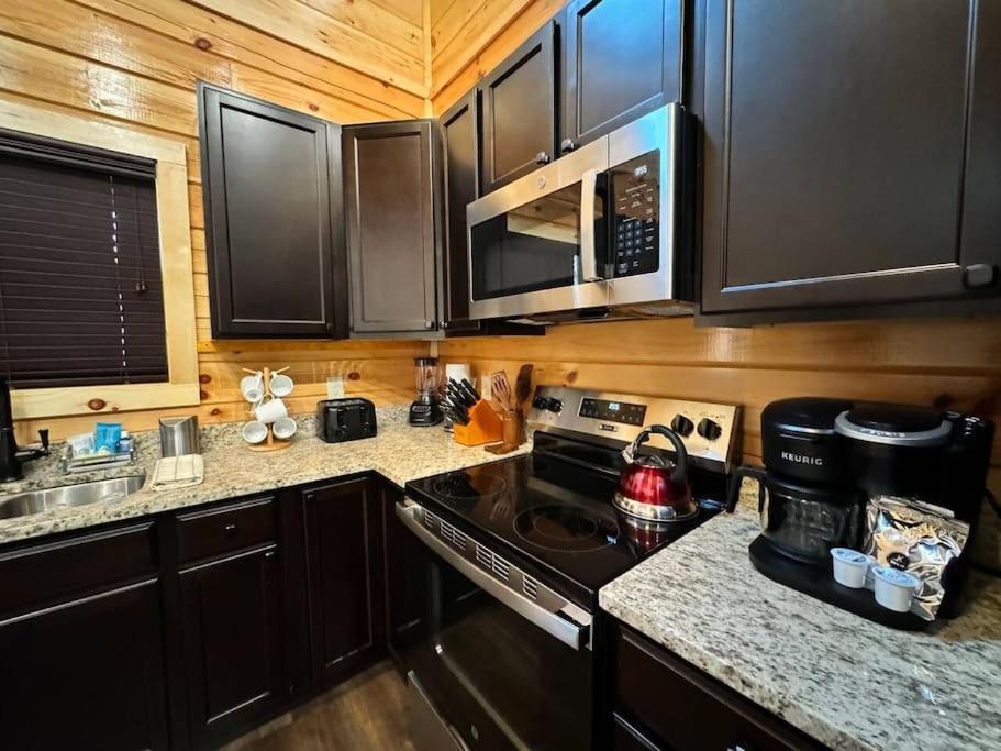 Villa New! Indoor Pool/Ps 5/Hot Tub/Parkway Pigeon Forge Exterior foto