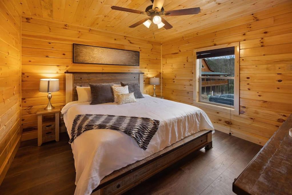 Villa New! Indoor Pool/Ps 5/Hot Tub/Parkway Pigeon Forge Exterior foto